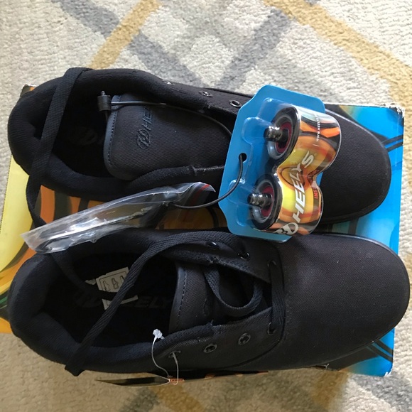 HOST PICK 🎉🥰 Heelys Launch Solid Black Men’s Size 8 Brand New With Box - Picture 2 of 5